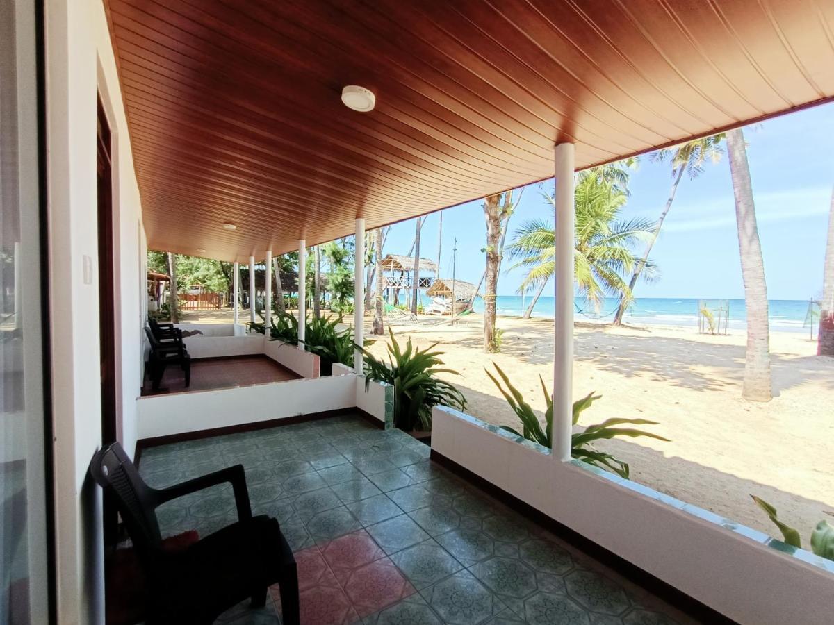 French Garden Pragash Beach Hotel Trincomalee Exterior foto