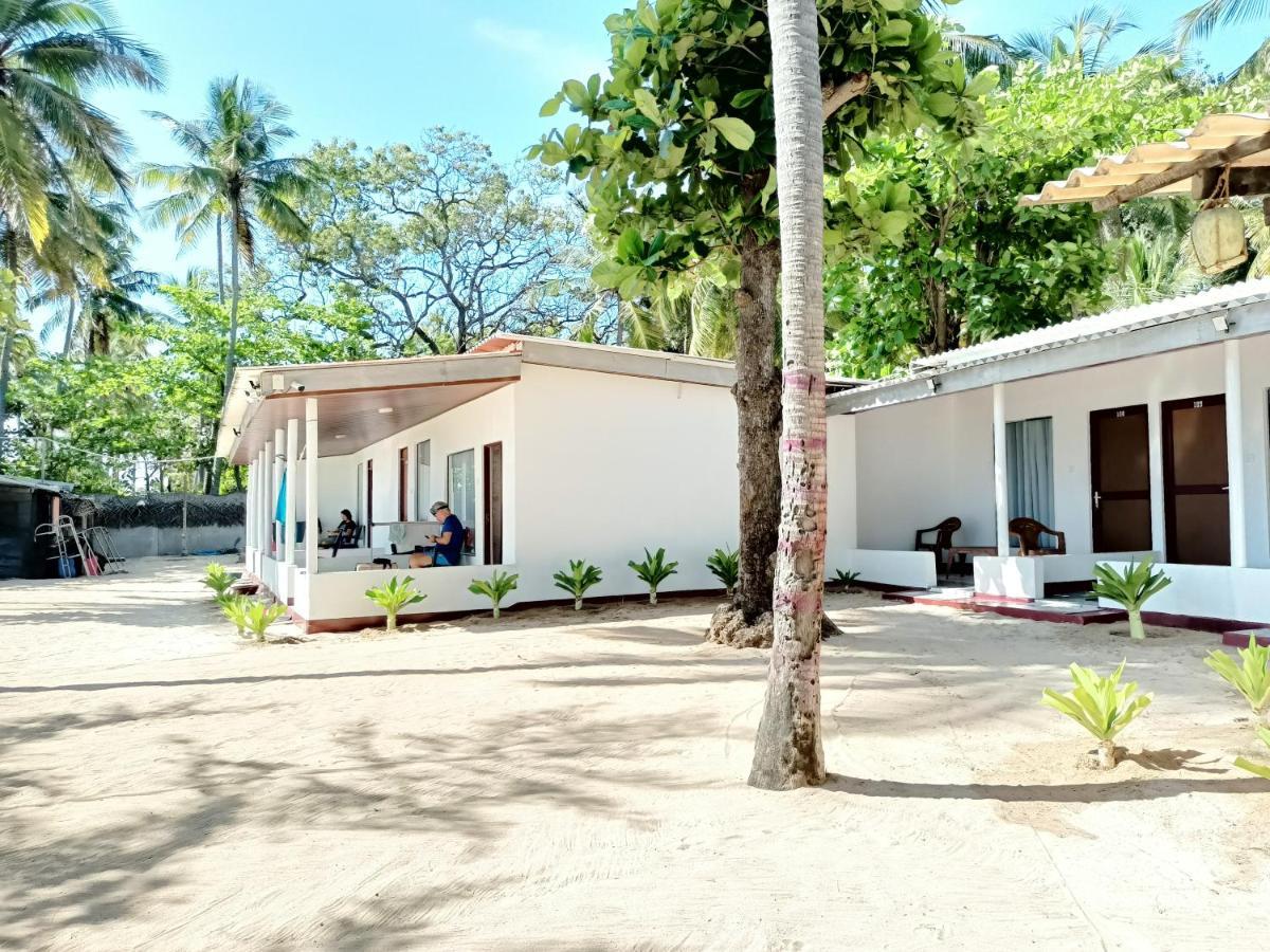 French Garden Pragash Beach Hotel Trincomalee Exterior foto