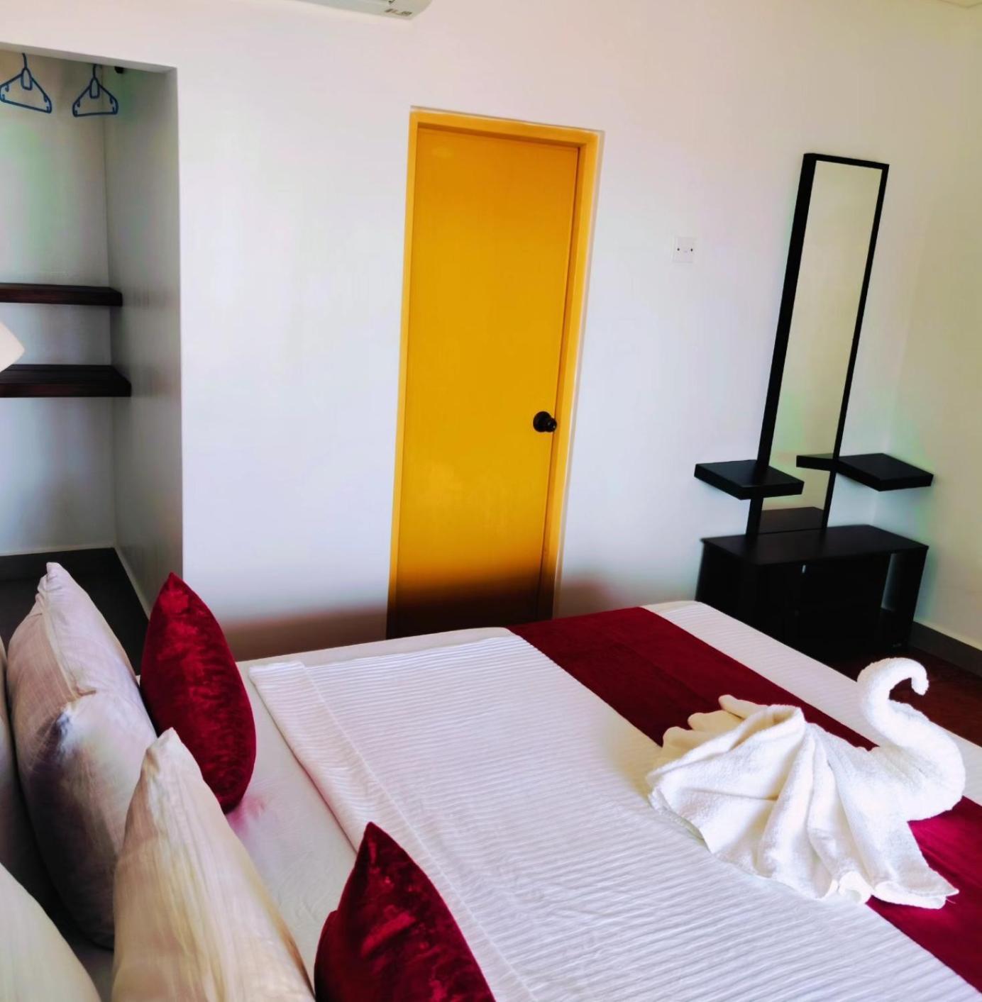 French Garden Pragash Beach Hotel Trincomalee Exterior foto