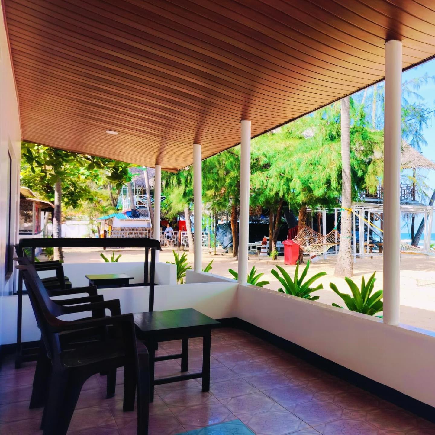French Garden Pragash Beach Hotel Trincomalee Exterior foto