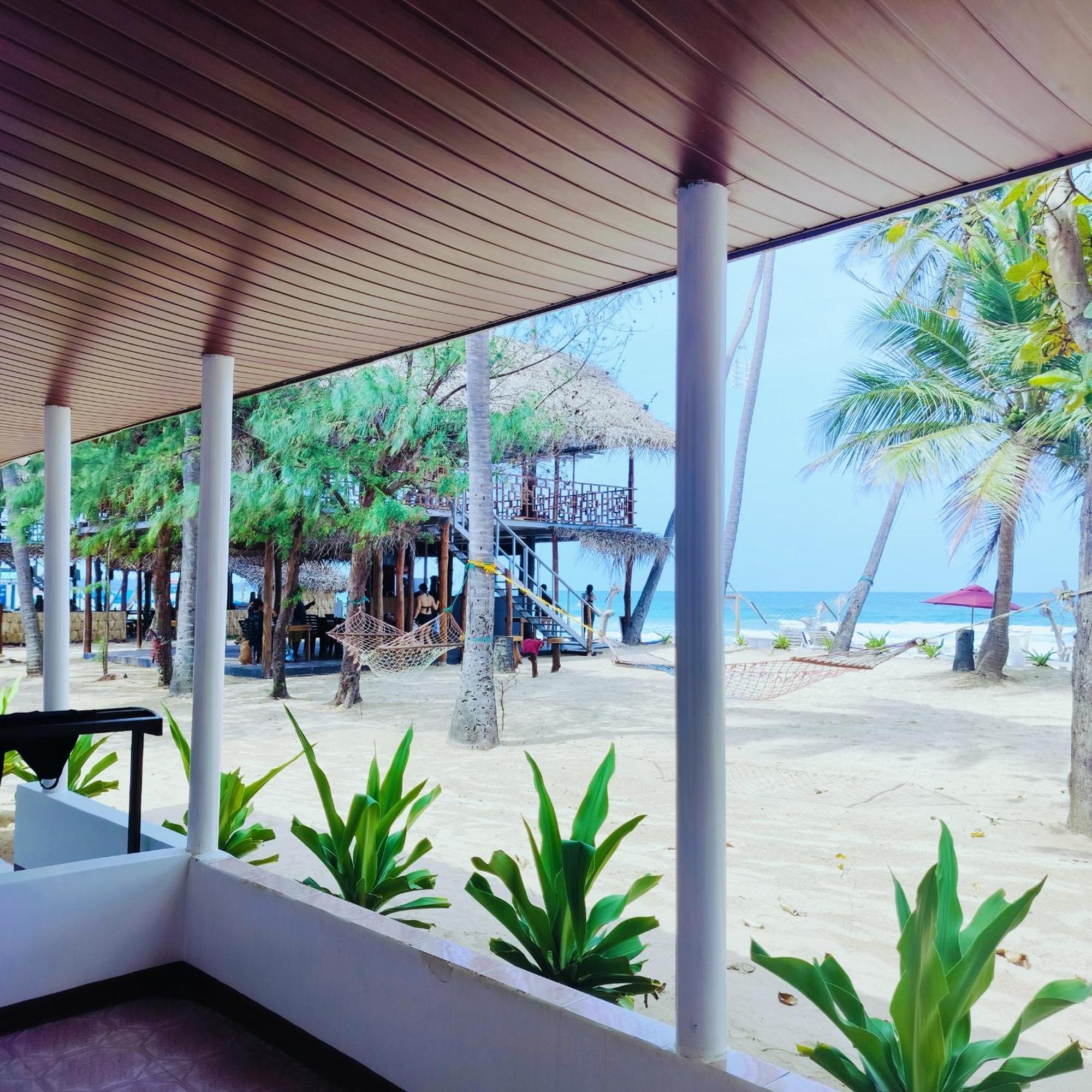 French Garden Pragash Beach Hotel Trincomalee Exterior foto